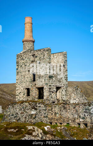 Allihes Kupfermine und Schornstein Beara Halbinsel County Cork Irland Stockfoto