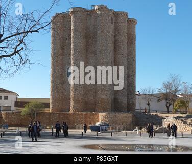 CASTILLO DE NÄHE DE SALVANES. FORTALEZA DE LA ORDEN MILITAR DE SANTIAGO. MADRID, ESPAÑA. Stockfoto