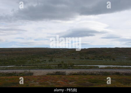 Am norwegischen Polarkreis mit Wolken Stockfoto