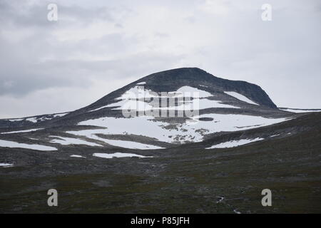 Am norwegischen Polarkreis mit Wolken Stockfoto