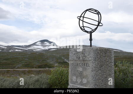 Am norwegischen Polarkreis mit Wolken Stockfoto