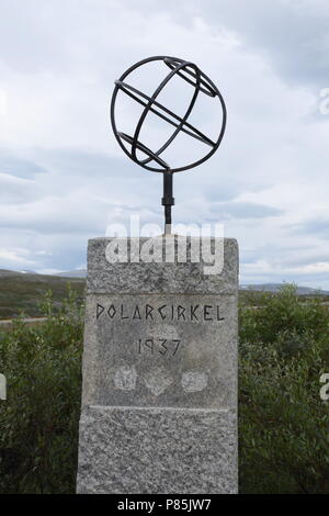 Am norwegischen Polarkreis mit Wolken Stockfoto