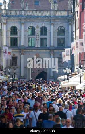 Ulica Dluga (Long Lane) in der Stadt im historischen Zentrum von Danzig, Polen. 8. Juli 2018 © wojciech Strozyk/Alamy Stock Foto Stockfoto