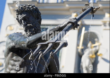 Flämische manieristischen Fontanna Neptuna (des Neptun Brunnen) und niederländischen Manierismus Dwor Artusa (Artushof) auf Dlugi Targ (Langen Markt) in der Stadt in hist Stockfoto