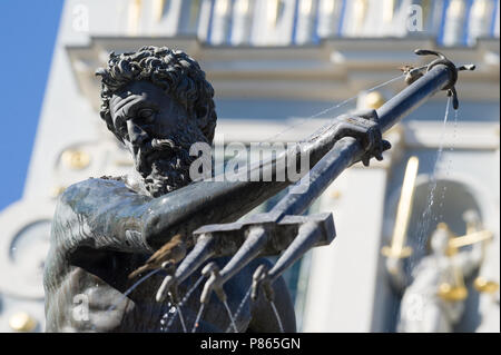 Flämische manieristischen Fontanna Neptuna (des Neptun Brunnen) und niederländischen Manierismus Dwor Artusa (Artushof) auf Dlugi Targ (Langen Markt) in der Stadt in hist Stockfoto