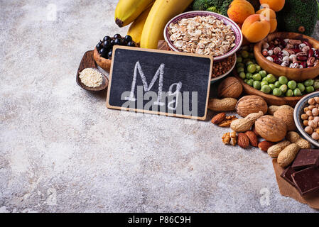 Sortiment von Lebensmitteln, Magnesium Stockfoto