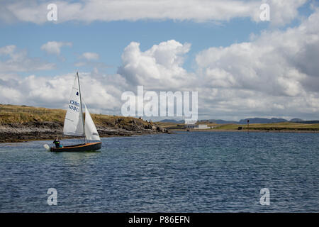 Rosses Point, Sligo, Irland. 8. Juli 2018: Personen, sonniges Wetter, die die meisten aus den hohen Temperaturen Heizung Irland viel Zeit am Strand oder zu Fuß rund um den Schönen Rosses Point Village in County Sligo Irland zu machen. Stockfoto