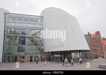 Stralsund, Deutschland. 09 Juli, 2018. Der Eingang des das Ozeanarium auf dem Harbour Island. Das Oceanarium ist die Oberseite der Linie von Mecklenburg-vorpommern Museumslandschaft. Seit seiner Eröffnung vor zehn Jahren 6, 2 Millionen Menschen besuchten das Ozeanarium. Nun, die Fusion mit der ozeanographischen Museums ist geplant. Quelle: Stefan Sauer/dpa/Alamy leben Nachrichten Stockfoto