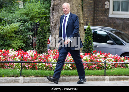 London, Großbritannien. 10. Juli 2018. Chris Grayling MP, der Staatssekretär für Verkehr, kommt in Downing Street 10 Zum ersten Kabinettssitzung seit dem Rücktritt als Minister von David Davis MP und Boris Johnson MP. Credit: Mark Kerrison/Alamy leben Nachrichten Stockfoto