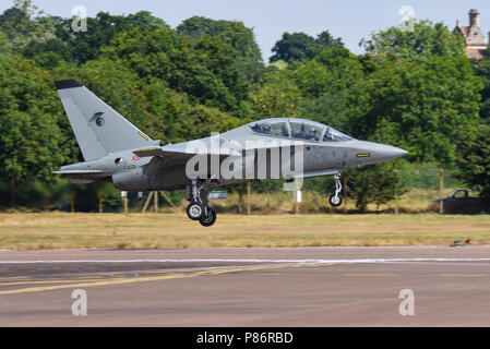 Italienische Luftstreitkräfte T-346A, Alenia Aermacchi M-346 Master militärisches zweimotorige transonic Trainer Flugzeug Ankunft für die Royal International Air Tattoo, RIAT 2018, RAF Fairford Airshow Stockfoto