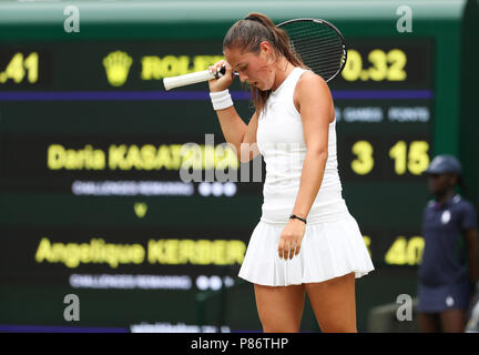 London, Großbritannien. 10. Juli 2018 All England Lawn Tennis und Croquet Club, London, England; die Wimbledon Tennis Championships, Tag 8; Daria Kasatkina (RUS) während ihrer Viertel Finale gegen Angelique Kerber (GER) Credit: Aktion Plus Sport Bilder/Alamy leben Nachrichten Stockfoto