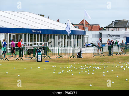 Gullane, Großbritannien. 10. Juli 2018. Aberdeen Standard Investitionen Scottish Open Golf Championship letzte Vorbereitungen, Gullane, East Lothian, Schottland, Vereinigtes Königreich, 10. Juli 2018. Die letzte Phase der Vorbereitungen für den 5. Europäischen Tour Rolex Serie im Gullane Golfkurs in der Vorbereitung für den Start der Open Championship vom 12. bis 15. Juli. Professionelle Golfspieler Üben auf dem Putting Green Stockfoto