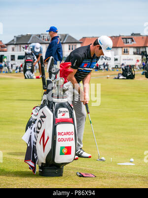 Gullane, Großbritannien. 10. Juli 2018. Aberdeen Standard Investitionen Scottish Open Golf Championship letzte Vorbereitungen, Gullane, East Lothian, Schottland, Vereinigtes Königreich, 10. Juli 2018. Die letzte Phase der Vorbereitungen für den 5. Europäischen Tour Rolex Serie im Gullane Golfkurs in der Vorbereitung für den Start der Open Championship vom 12. bis 15. Juli. Golfspieler Üben auf dem Putting Green. Ricardo Gouveia, Portugiesisch professioneller Golfspieler Stockfoto