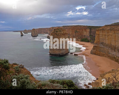 Atemberaubende Küste entlang der Great Ocean Road in Australien. Ein 243 Kilometer Strecke entlang der süd-östlichen Küste von Australien zwischen den Victor Stockfoto