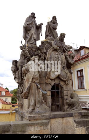 Statue des Hl. Johannes von Matha, St. Felix de Valois und der sel. Ivan, Karlsbrücke, Prag, Tschechien (Tschechische Republik), Europa Stockfoto