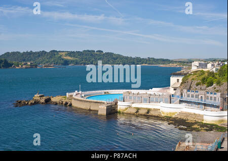 Blick über Meer Tinside Pool auf Plymouth Plymouth Devon England UK Hoe Stockfoto