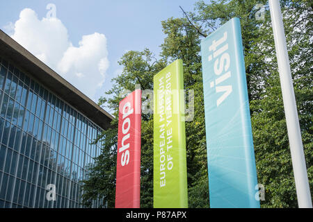 Signage außerhalb des Design Museum, Kensington High Street, London, UK Stockfoto