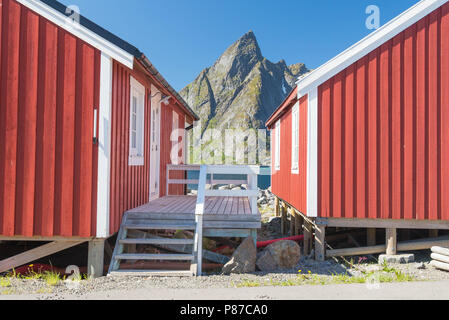 Urige Hütten in Reine, Nordland, Norwegen Stockfoto