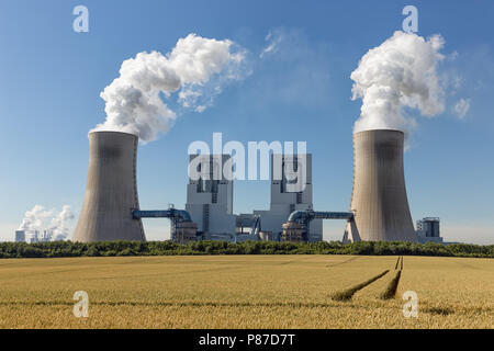 Kohlekraftwerk in der Nähe von Braunkohle Garzweiler in Deutschland Stockfoto