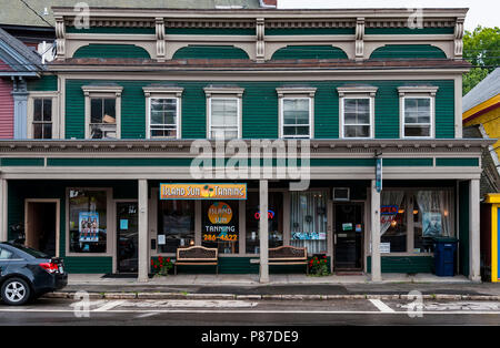 NORTHFIELD, Maine - 31. Juli: Hauptstraße mit alten New England style Gebäude am 31. Juli 2014 in Northfield, Maine, USA Stockfoto