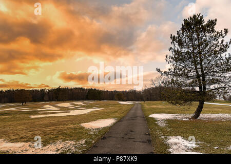 Roscoe Conkling Park ist der größte Golfplatz der Stadt Utica, NY, zwischen Utica Zoo aus dem Westen und Utica Wasserbehälter aus. Stockfoto