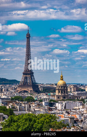 Ein Blick auf den Eiffelturm von der Spitze des Pantheons in Paris, Frankreich Stockfoto