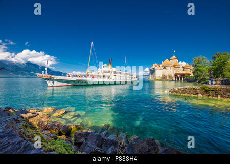 Speicherkraftwerke Veytaux, Schweiz - 1. Juni 2018 - berühmte Schloss Chillon am Genfer See in der Nähe von Montreux, Schweiz, Europa. Stockfoto