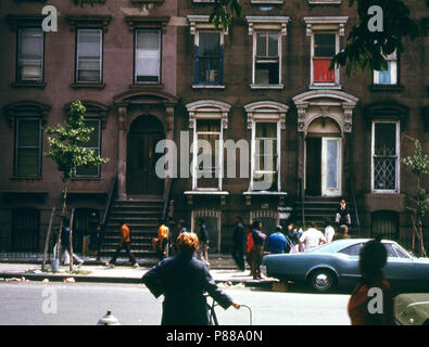 Apartment Haus gegenüber von Fort Green Park in Brooklyn, New York City. 6 1974 Stockfoto