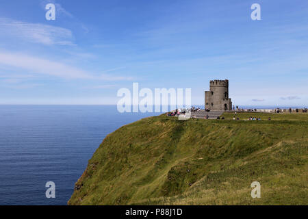 Die Klippen von Moher sind hochfliegend Klippen am südwestlichen Rand der Region Burren im County Clare, Irland. Stockfoto