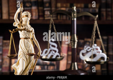 Gottes Gesetz, Statue von Lady Gerechtigkeit Stockfoto