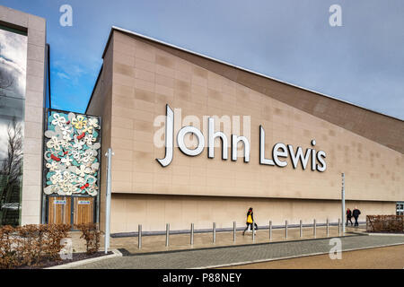 2. Februar 2018: York, North Yorkshire, UK-Vangarde Einkaufszentrum, mit John Lewis, Shopper entlang wandern. Stockfoto