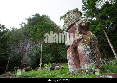 Tiki Statue, Hiva Oa, Marquesas Inseln Stockfoto