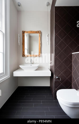 Modernes Badezimmer Stockfoto