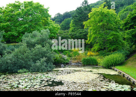 Die Gärten in Little Malvern Hof Stockfoto