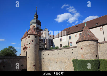 Tor und Turm Kiliansturm Scherenbergtor, Festung Marienberg, Würzburg, Würzburg, Unterfranken, Bayern, Deutschland Stockfoto