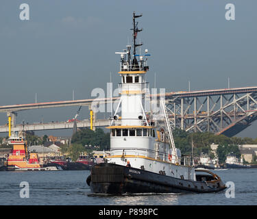 Apex Öl tug Brooklyn an Caddells Drydock und Reparatur. Stockfoto