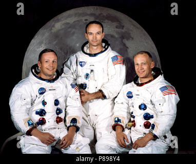 Diese drei Astronauten der NASA namens als Besatzung der Apollo 11 Mondlandung Mission. L und R, sind Neil A Armstrong, Commander; Michael Collins, Befehl Modul Pilot; und Edwin E. Aldrin Stockfoto