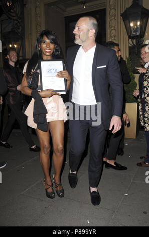 Verschiedene prominente besuchen Diva Magazine Awards 2018 Mit: sinitta Wo: London, Großbritannien Wann: 09 Jun 2018 Credit: WENN.com Stockfoto