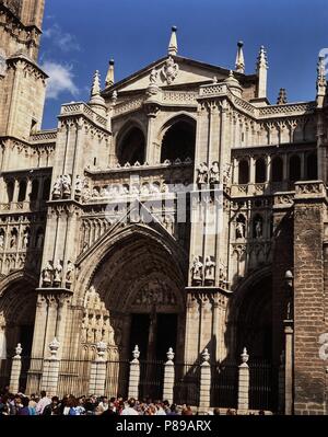 Conjunto de La Fachada occidental de la Catedral, s. XIII, Toledo. Stockfoto