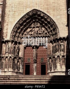 Puerta del Sarmental (o Puerta sakramentalen) en la fachada Sur de la Catedral. Siglo XIII. Monumento Nacional y Patrimonio de la Humanidad. Burgos. Stockfoto