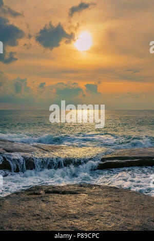 Sonnenuntergang auf Koh Samui in Thailand. Stockfoto