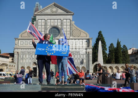 Florenz, Italien - Sept. 22, 2017 - Menschen protestieren gegen Theresa May Entscheidung Europa auf 2019 zu beenden. Piazza Santa Maria Novella. Sonnigen Tag Stockfoto