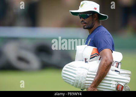 Galle, Sri Lanka. 10. Juli 2018. Vernon Philanda Südafrikanischer schneller Bowler in der Praxis Sitzung am 10. Juli in Galle International Cricket Stadion vor dem ersten Testspiel zwischen Sri Lanka am 12. Juli in Galle International Cricket Stadion in Galle. Credit: Pattin Peiris/Pacific Press/Alamy leben Nachrichten Stockfoto