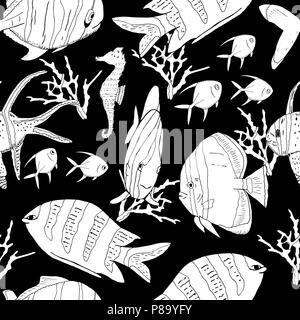 Unterwasser nahtlose Muster mit exotischen Fischen, Seepferdchen, Korallen in Schwarz. Hand vector gezeichnet Stockfoto