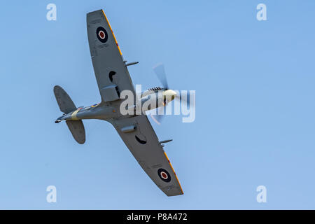 Die Shuttleworth Collection abgeschnitten Flügel Supermarine Spitfire zeigt an der militärischen Pageant am Alten Wärter Stockfoto