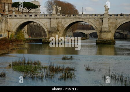 Blick von der Ponte Sant'Angelo, Rom, Italien Stockfoto