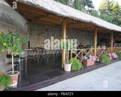 Außenpool im Sommer Cafe in der Nähe des Platzes auf ein Rohr Dachterrasse. Für ihr Design Stockfoto