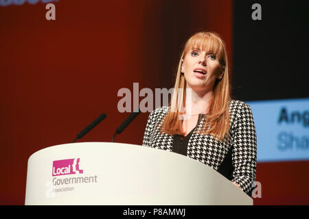 Birmingham, Großbritannien. 4. Juli 2018. Angela Rayner, Schatten Staatssekretär für Bildung Lieferanschrift zu LGA Konferenz in Birmingham von ICC. Stockfoto