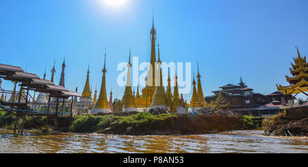 Alte buddhistische Tempel auf dem Inle Lake im Staat Shan, Myanmar. Stockfoto