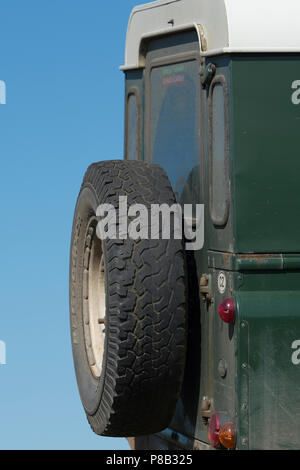 Rückseite des Landrover Defender Stockfoto